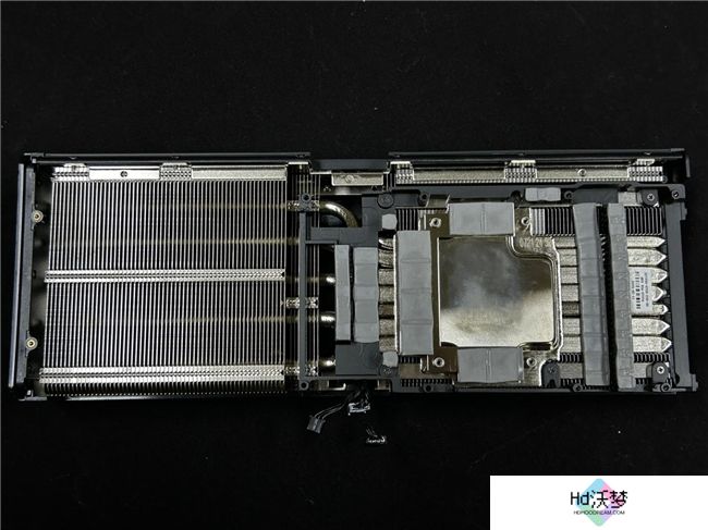 炫酷来袭，耕升 GeForce RTX 5070 Ti 炫光·超 OC带来超高性能