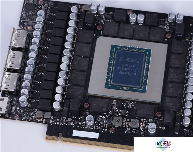 耕升 GeForce RTX 5090 D 解禁全新AI 兵器库！DLSS 4开启狂暴性能模式！