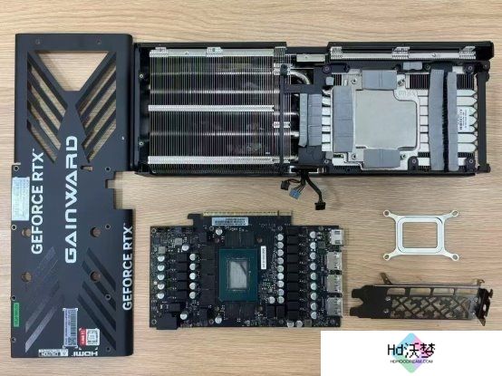 DLSS 4性能全力冲锋，耕升 GeForce RTX 5080 炫光 OC 值得你拥有！