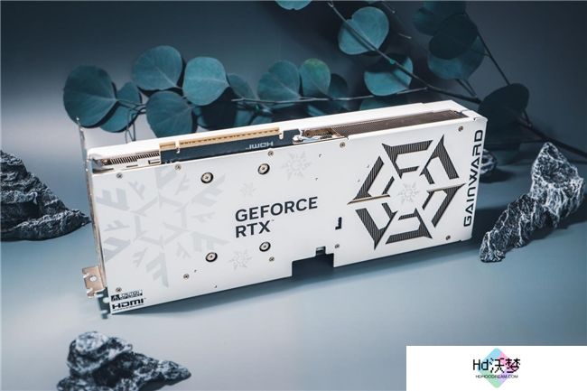 开启DLSS 4 步入4K游戏新门槛，耕升 GeForce RTX 5070 踏雪 OC 灵动来袭！