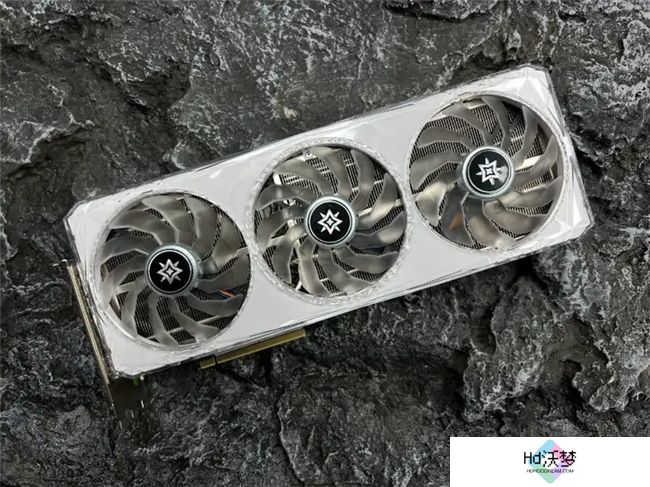 《鸣潮》帧率上限解除！影驰 GeForce RTX 40系列+DLSS带来性能狂飙！