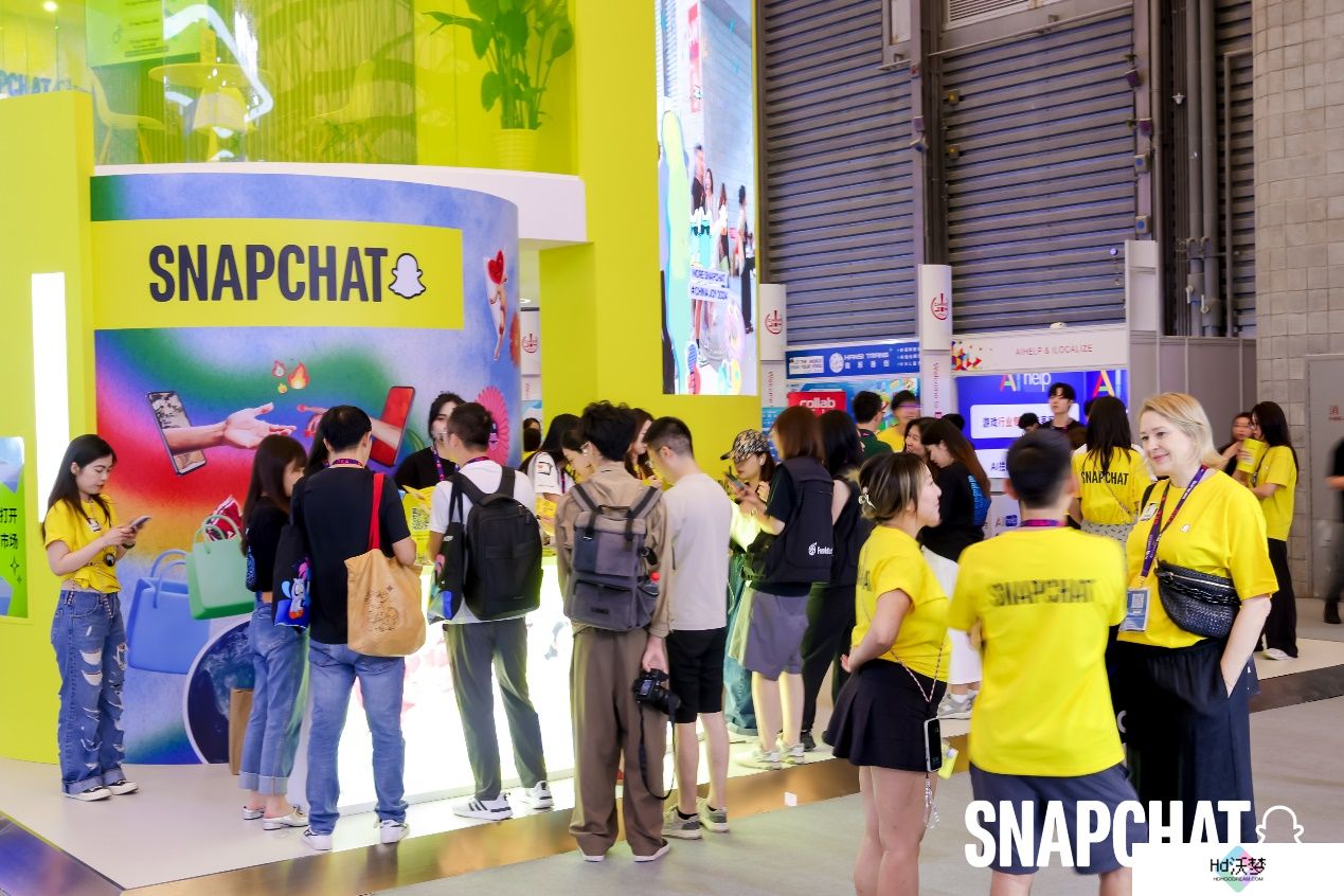 Snapchat 携“巨型 AR 魔镜” 空降 ChinaJoy，成 B2B 展馆最热展台之一