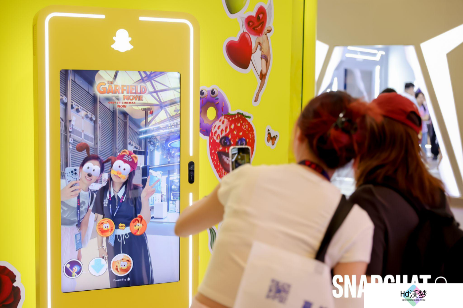 坐拥8亿全球用户 Snapchat带着超大AR魔镜空降ChinaJoy