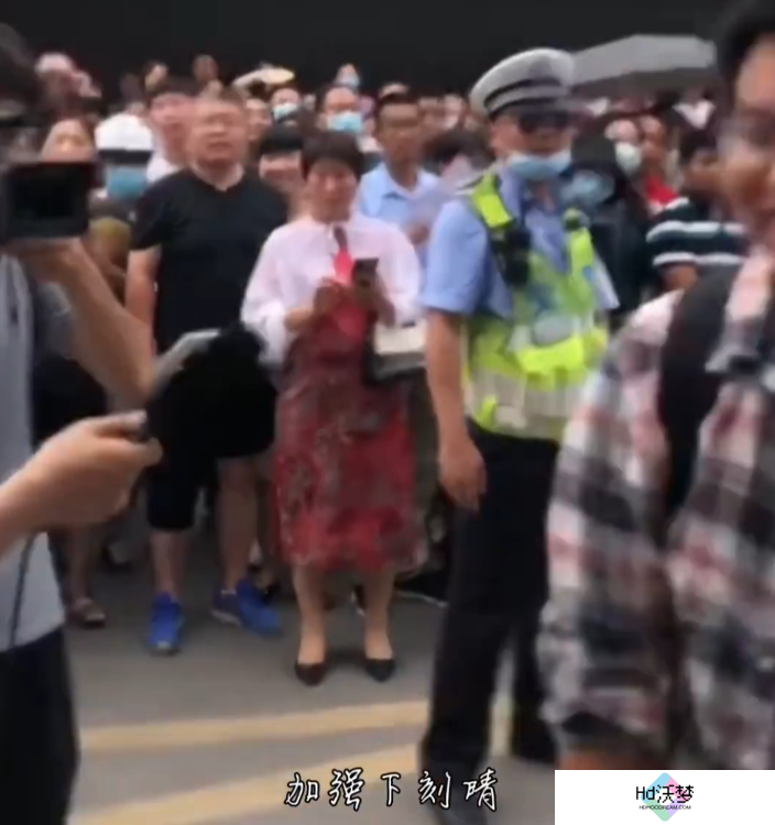 一年一度的高考路上，原神又在赶考学子中亮了
