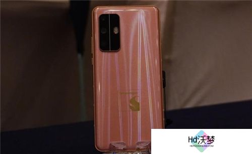 大型手游“帧数拉满” 骁龙8至尊版游戏表现强悍