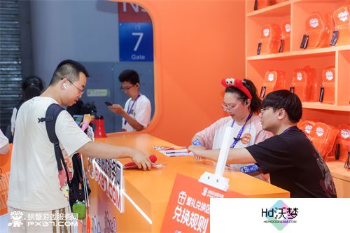 螃蟹账号反诈卷到CJ现场，一栗小莎子现身螃蟹游戏服务网展台